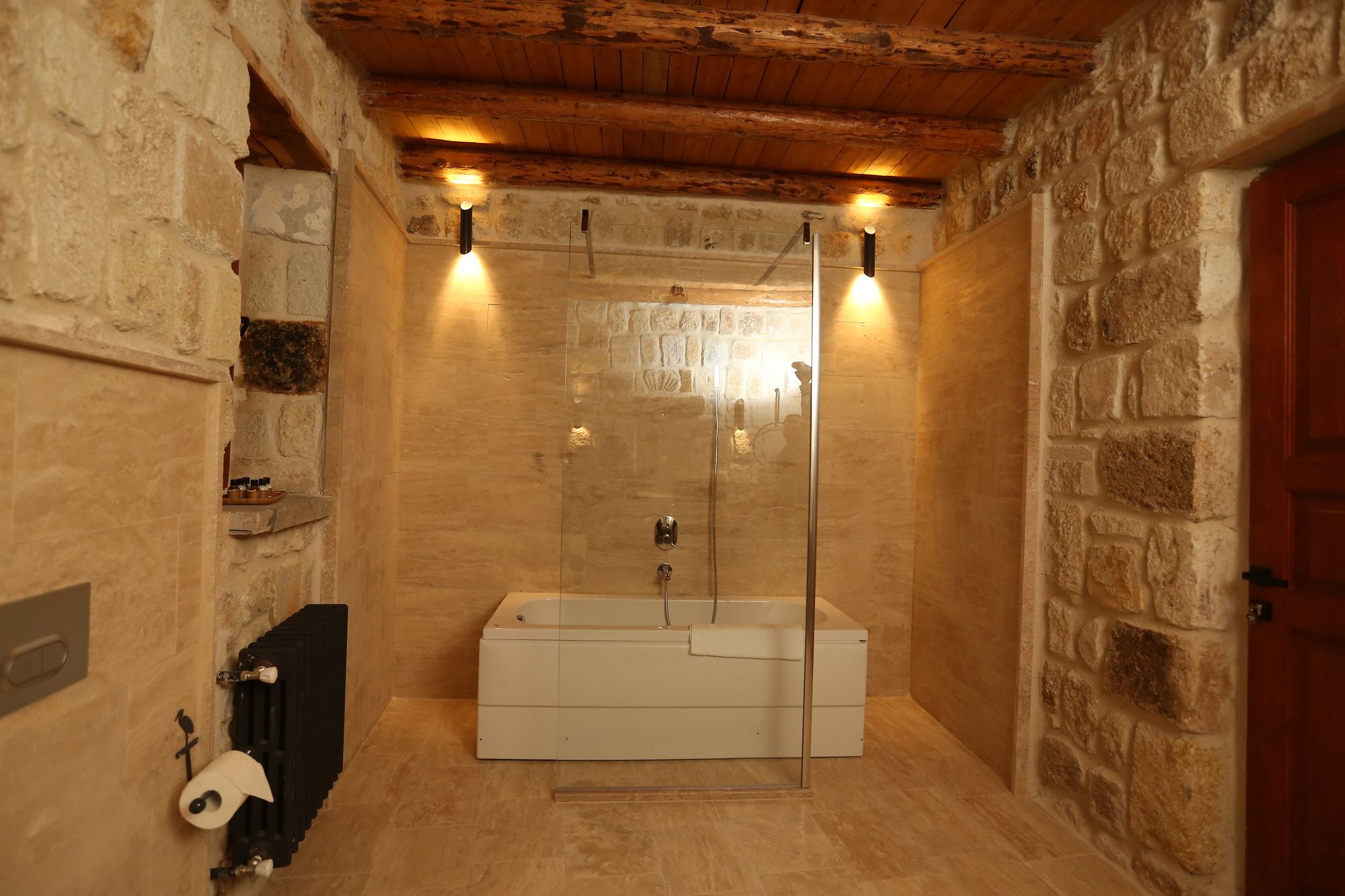 Acropolis Cave Suites