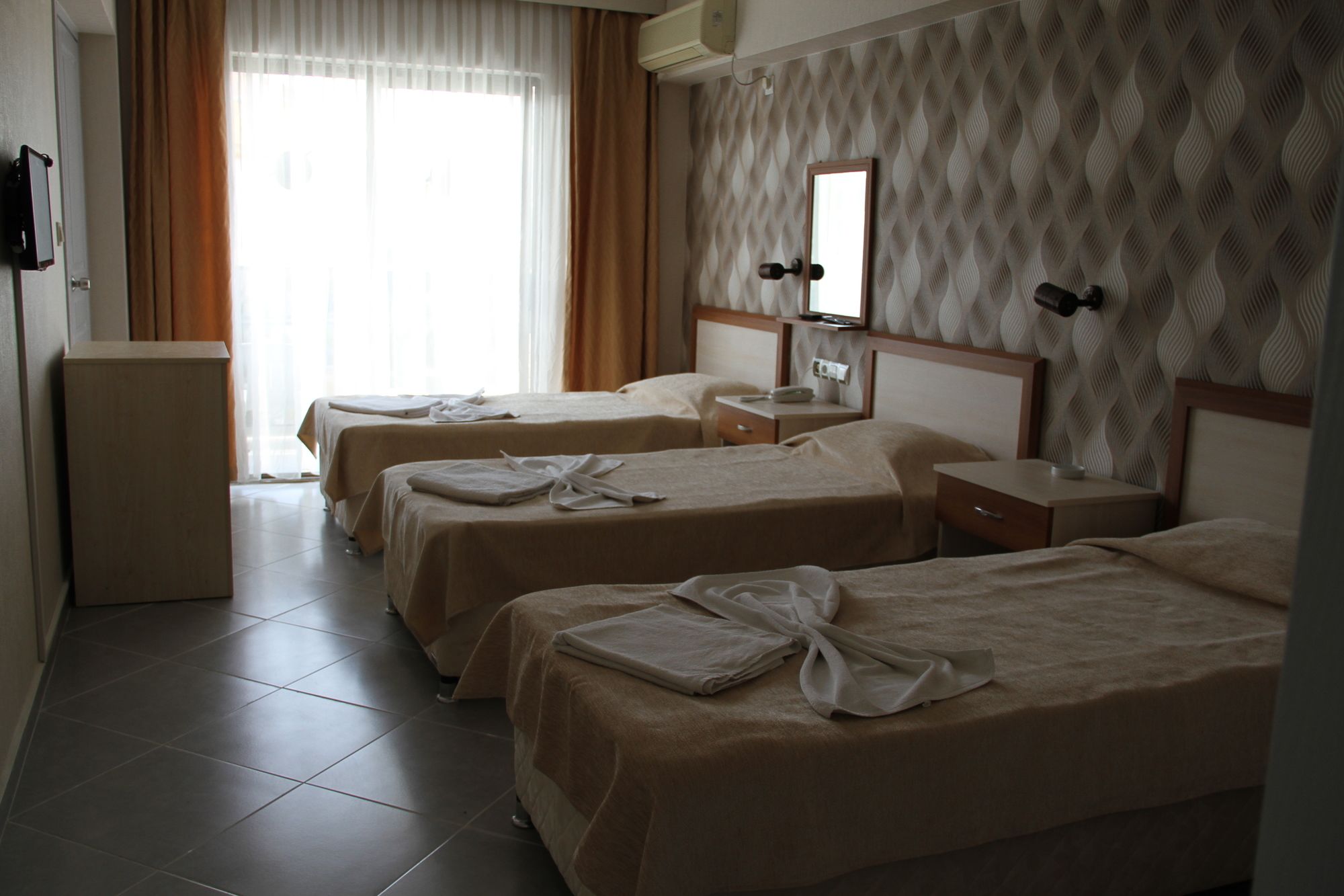 Saturn Hotel