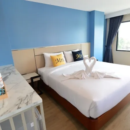 LawinTa Hotel Pattaya Отели рядом с достопримечательностью «Массаж Смайл»