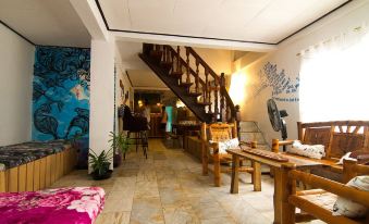 Go Surfari House - Hostel