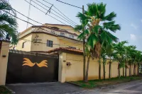 The Palmview Manor Hotel