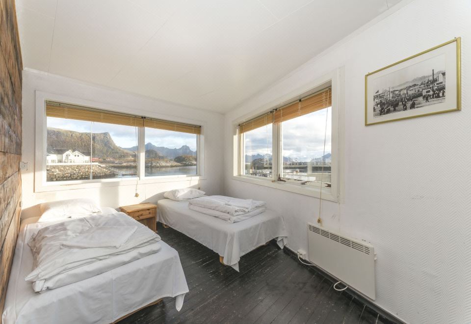 Vandrerhjem Kabelvåg Rorbuer - Housity
