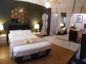 Inn Leather Guest House-Gay Male Only