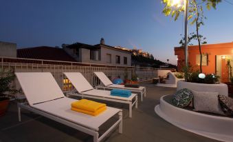 The Marble Suites, Plaka