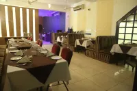 Hotel Kamla Palace Hotels in Деградун