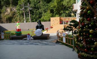 4. Hong Kon..