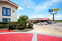 Super 8 by Wyndham Texas City Hotels in La Marque