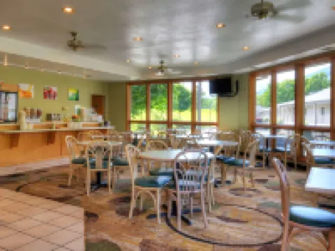 Quality Inn Hotels in Cherokee