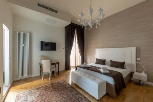 藍色奢華套房旅館