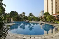 Aryaduta Pekanbaru - Pools