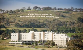 Rydges Mount Panorama Bathurst, an EVT hotel