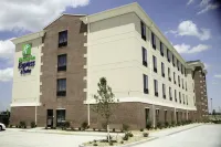 Holiday Inn Express & Suites Marion
