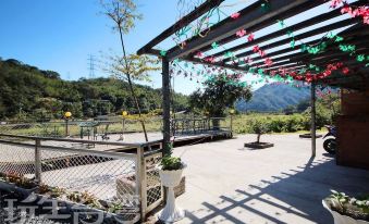 Double Wo Garden Bed and Breakfast