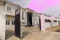 Moongate Hotel and Suites Hotels near Reformed Ogboni Fraternity