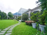 Tai-Yi Red Maple Resort (Tai-Yi Ecological Leisure Farm) Hotels near Puli Hot Spring