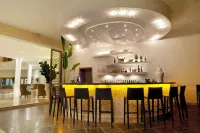 The Bannister Hotel & Yacht Club - bar