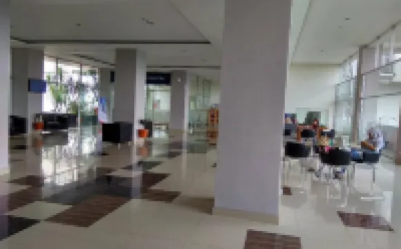 Diajeng Room Near Ipdn