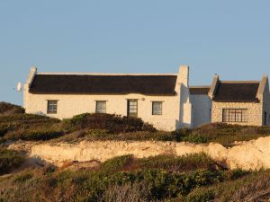 BlueSky Arniston Guest House