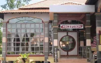 Bukit Keluang Beach Resort Hotels in Kampung Raja