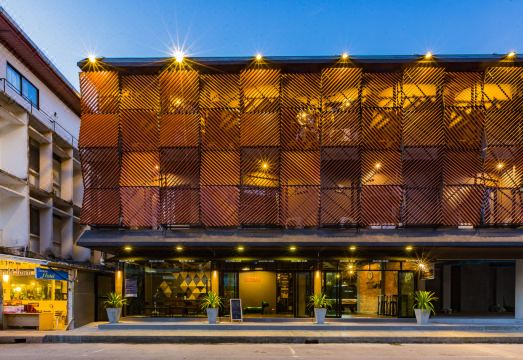 4. 스리숙산트 스퀘..