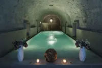 B2 Boutique Hotel + Spa - Pools