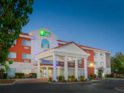 Holiday Inn Express & Suites OROVILLE LAKE by IHG Hotels in Oroville