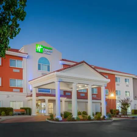Holiday Inn Express & Suites OROVILLE LAKE by IHG