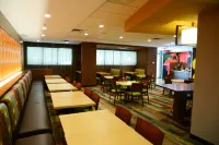 Fairfield Inn & Suites Edmonton North - breakfast