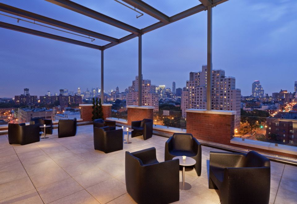 페어필드 인 & 스위트 바이 메리어트 뉴욕 브루클린의 루프탑 테라스