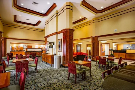 Holiday Inn Express & Suites Williamsburg Отели рядом с достопримечательностью «Уильям & Мэри»