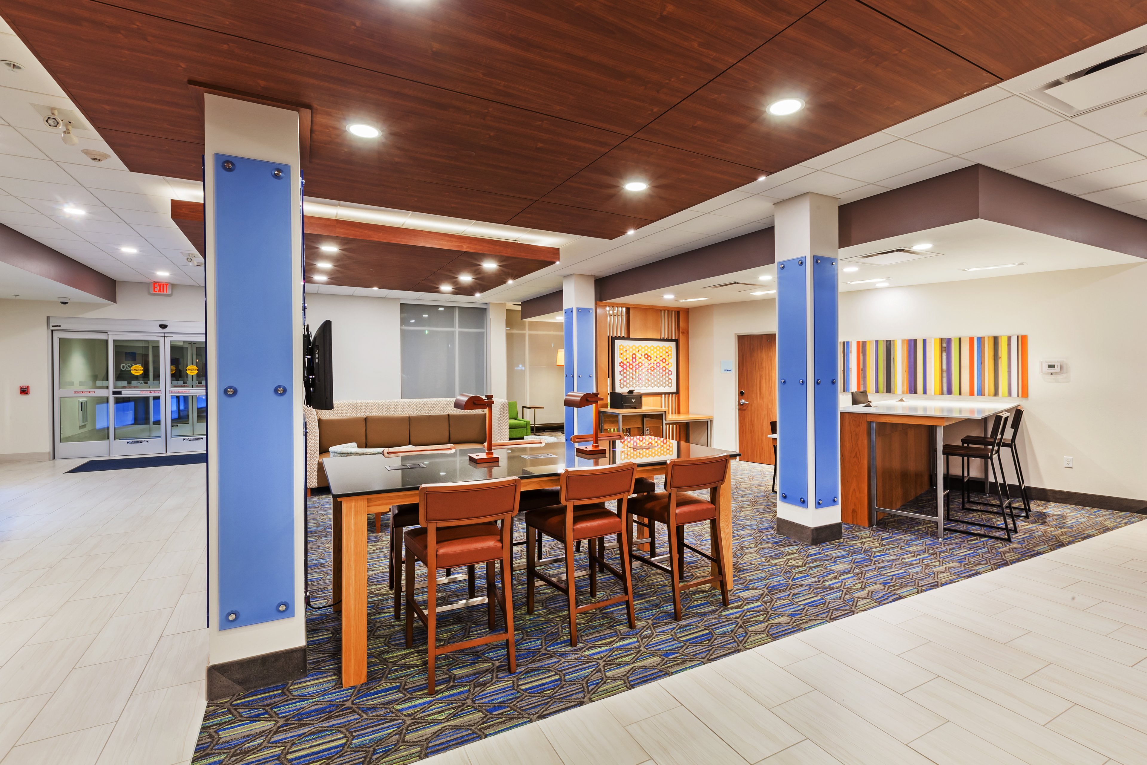 Holiday Inn Express & Suites Lenexa - Overland Park Area, an Ihg Hotel