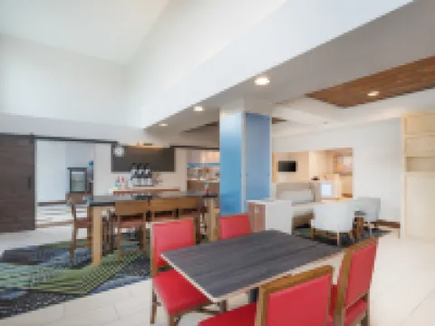 Holiday Inn Express & Suites FRANKFORT by IHG Hotels in Frankfort