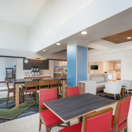Holiday Inn Express & Suites FRANKFORT by IHG