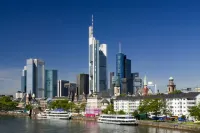 Holiday Inn Express Frankfurt Messe Hotel a 