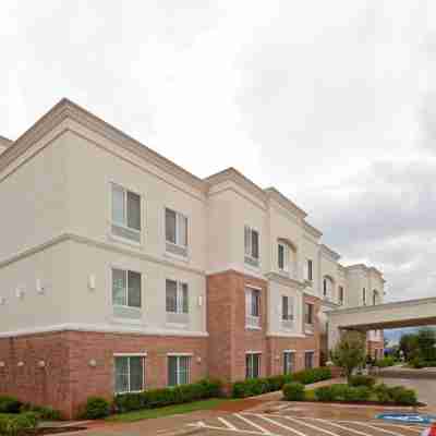 Holiday Inn Express & Suites Decatur Hotel Exterior