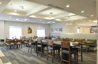 Holiday Inn Express & Suites PRICE by IHG - breakfast