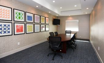 Holiday Inn Express & Suites Rolla - Univ of Missouri S&T