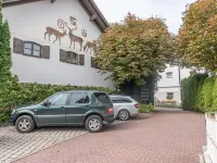 Privathotels Ismaning / Hotel am Schlosspark - Parkplatz