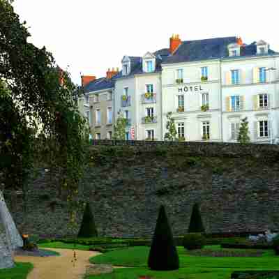 Logis Hôtel Marguerite d'Anjou Hotel Exterior