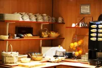 Hôtel Bosquet Pau Centre - Self Check in Budget Hotel - Desayuno