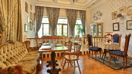 InterContinental Almaty Отели рядом с достопримечательностью «Вознесенский кафедральный собор»