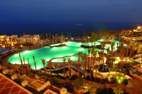 Grand Rotana Resort & Spa - Rooftop Pools