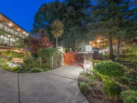 Creekside Inn Hotels in Palo Alto