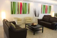 Collins Hotel