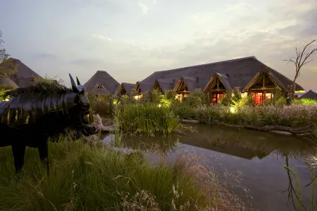 Misty Hills Country Hotel, Conference Centre & Spa Отели в г. Крюгерсдорп