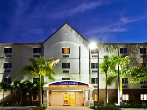 Candlewood Suites Fort Myers-Sanibel Gateway