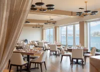 Newport Harbor Island Resort Hotels in Newport