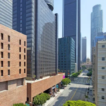 Sheraton Grand Los Angeles Отели рядом с достопримечательностью «Исторический район»