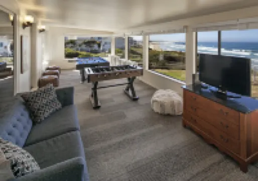 Tides Oceanview Inn and Cottages