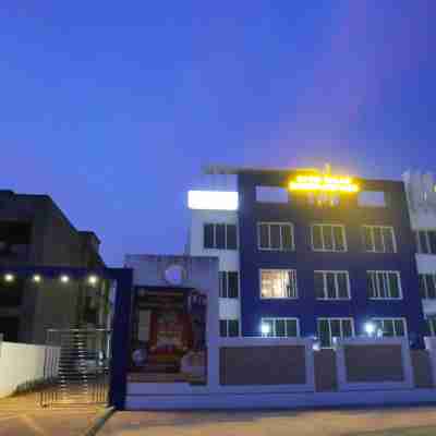 Hotel Balaji International Hotel Exterior